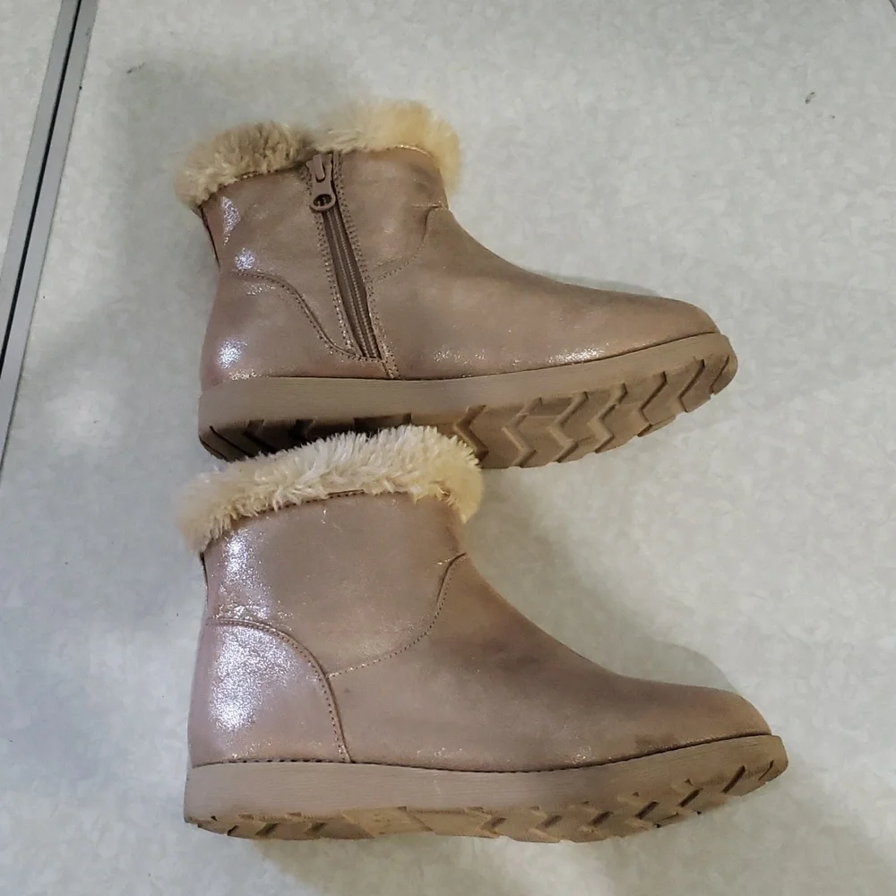 Cat and Jack fur‎ lined boots size 3